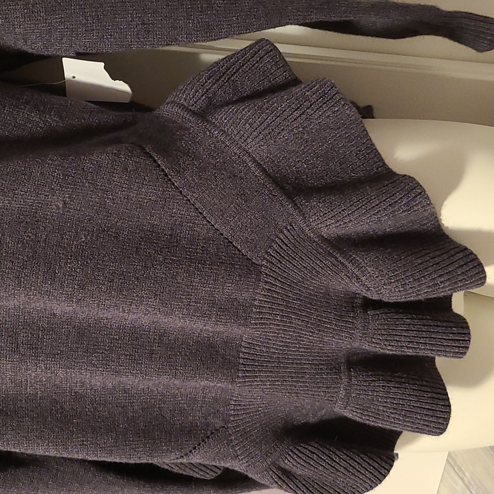 💝Maisie Grey Ruffle Knit Sweater - Picture 2 of 12